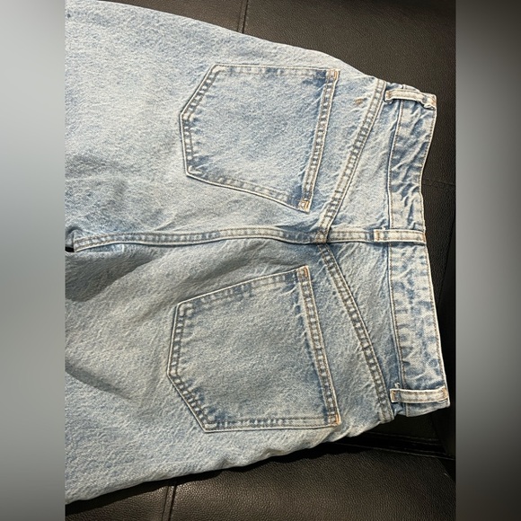 Zara relaxed fir jeans size4 Us in blue color - Picture 8 of 14